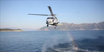 Deniz Kuvvetlerine ait helikopter Antalya açıklarında acil iniş yaptı