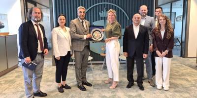 KOSDER Heyeti Hollanda’da önemli ziyaretlerde bulundu