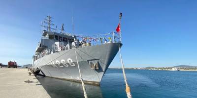 TCG Akçakoca mayın gemisi Enez Limanı'nda ziyarete açıldı