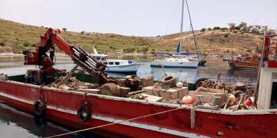 Bodrum'da deniz dibinden 20 ton atık çıkarıldı