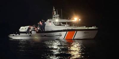 Çanakkale açıklarında 18 düzensiz göçmen yakalandı