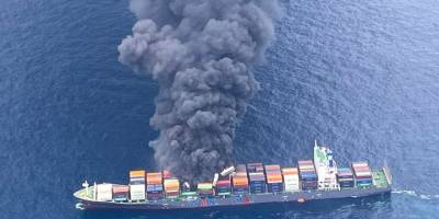 Hindistan açıklarında yük gemisindeki patlama ve yangında kayıp 4 görevli aranıyor