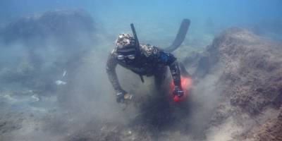 Gönüllü dalgıçlar deniz dibinden 168 kilogram atık çıkardı