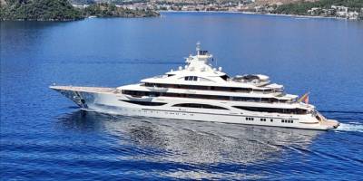 Lüks yat "Alaiya" Marmaris'te yakıt ikmali yaptı