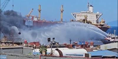 Aliağa Limanı'nda sökümü yapılan gemide yangın çıktı