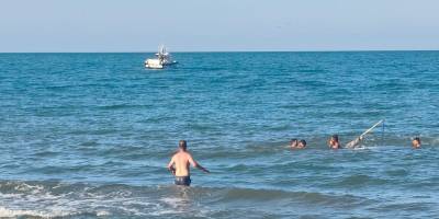 Alabora olan teknedeki 5 kişi kurtarıldı