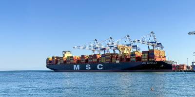 Marport tarihinin en büyük gemisine ev sahipliği yaptı