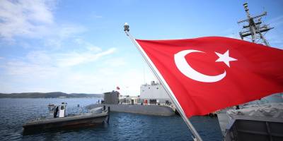 Dumlupınar denizaltısı şehitleri facianın 70'inci yılında anıldı