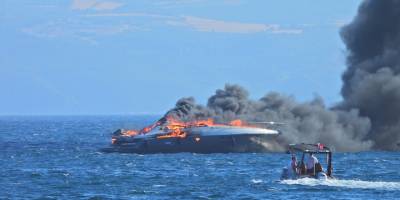 Yangın çıkan lüks yat kullanılamaz hale geldi