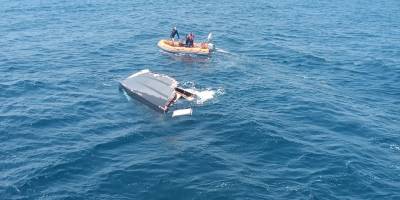 Parçalanmış tekneye ilişkin bir geminin kaptanı gözaltına alındı