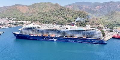 "Mein Schiff 5", 2748 yolcusuyla Marmaris'e geldi