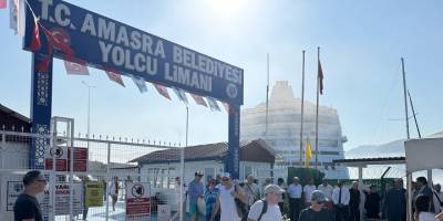 Amasra'da 100 bininci kruvaziyer yolcusuna sürpriz karşılama