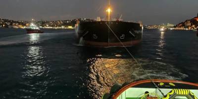 Arıza yapan 'Tenacity Venture' isimli tanker Büyükdere'ye demirletildi