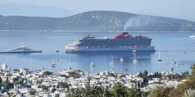 Bodrum'a iki kruvaziyer ile 2 bin 611 yolcu geldi