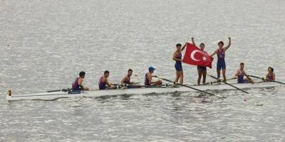 Milli kürekçilerimiz Kazakistan'dan 2 madalya ile döndü