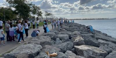 TURMEPA'dan 400 gönüllüyle Moda Sahili'nde kıyı temizliği