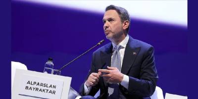 Bakan Bayraktar, uygun maliyetli enerji arzı için yatırımlara devam edileceğini bildirdi: