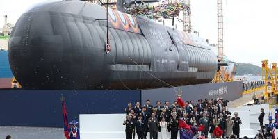 Güney Kore, 3 bin 600 tonluk yeni denizaltısını suya indirdi