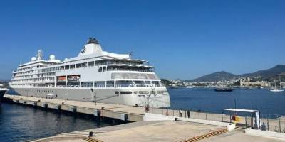 "Silver Whisper" kruvaziyeri Bodrum'a geldi