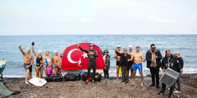 İsveçli yüzücü davul zurna eşliğinde Türkiye'den uğurlandı