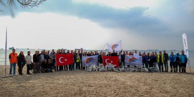 Temiz sahiller için ikinci durak Menekşe Plajı oldu