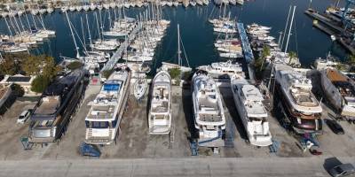 Mega yatlar bakım ve onarım için karaya alındı