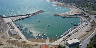 Arnavutköy Belediyesinden Karaburun Sahili'ne dalgakıran projesi