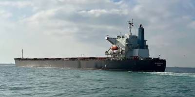 Marmara Denizi'nde karaya oturan yük gemisi kurtarıldı