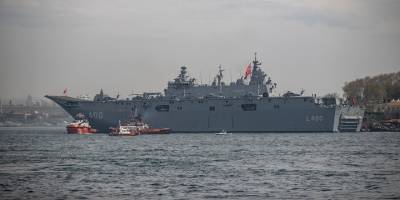 TCG Anadolu gemisi Sarayburnu Limanı'na demirledi