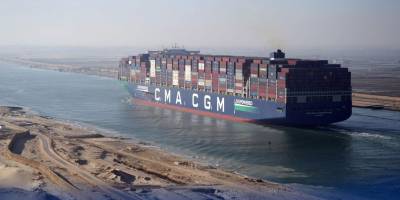 Dev konteyner gemileri iki yıl sonra Süveyş Kanalı’na döndü