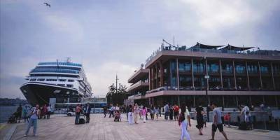 Kruvaziyer gemisiyle Galataport'a gelen turistler için özel tramvay