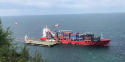 Karaya oturan yük gemisinde çalışmalar devam ediyor