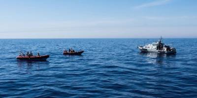 Göçmen teknesinin batması sonucu 15 kişi kayboldu