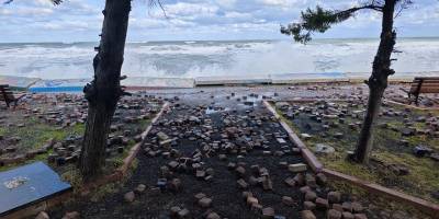 Samsun'da dalgalar sahil şeridine zarar verdi