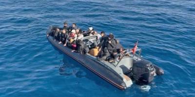 Akdeniz'deki kasırgada yüzlerce göçmenin ölmüş olabileceğinden korkuluyor