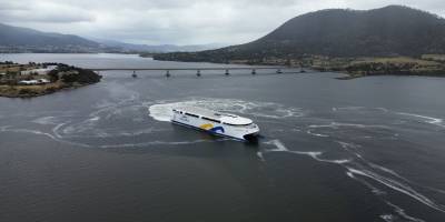 Tamamen elektrikle hareket eden en büyük gemi liman testlerine başladı