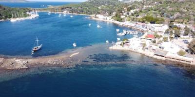 Bodrum'da Deniz Çekildi Tarihi Surlar Ortaya Çıktı