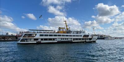 Şehir Hatları vapurlarından Boğaz'da düdük eylemi